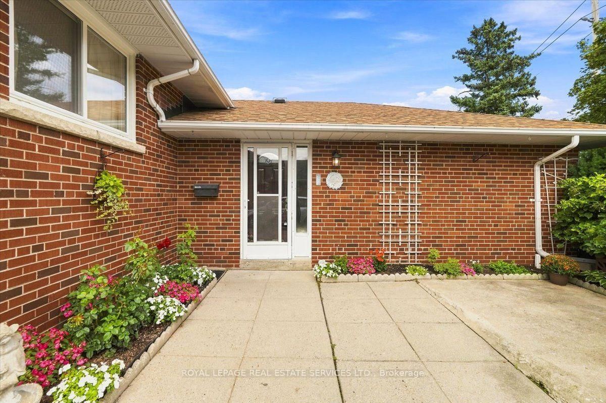142 Cass Avenue • Toronto, ON photo 3