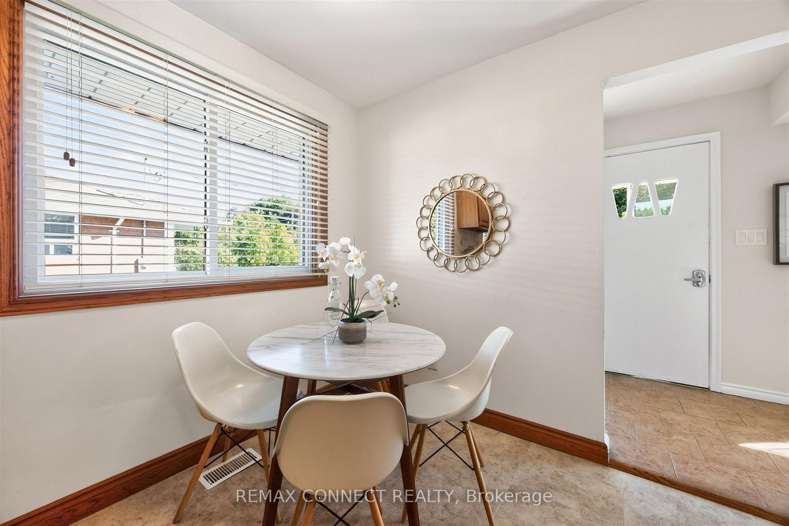 42 Bainhart Crescent • Toronto, ON photo 13