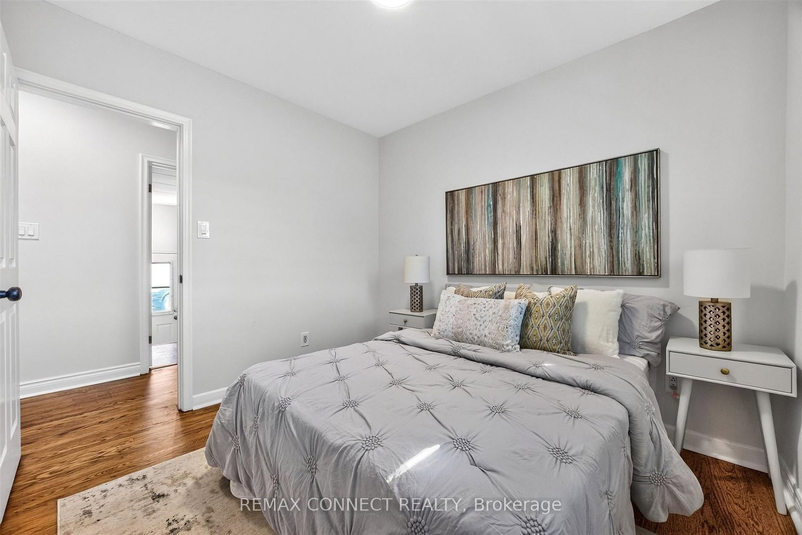 42 Bainhart Crescent • Toronto, ON photo 15