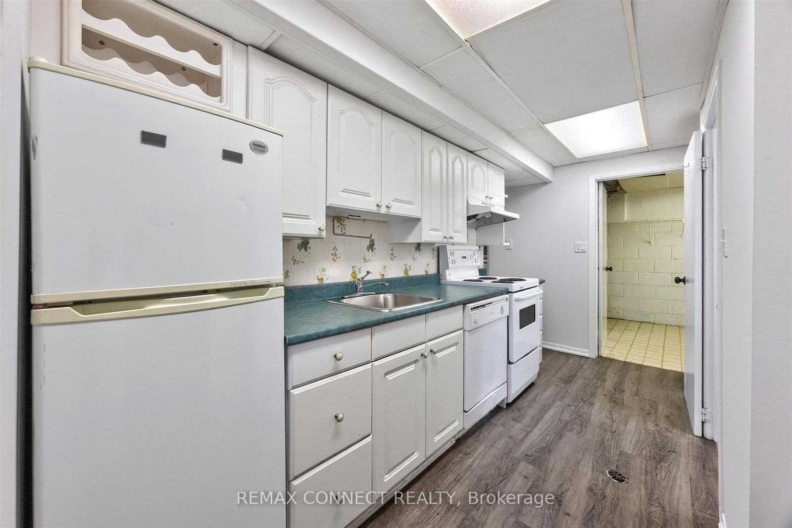 42 Bainhart Crescent • Toronto, ON photo 21