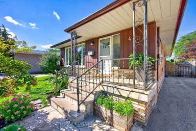 42 Bainhart Crescent • Toronto, ON photo 3