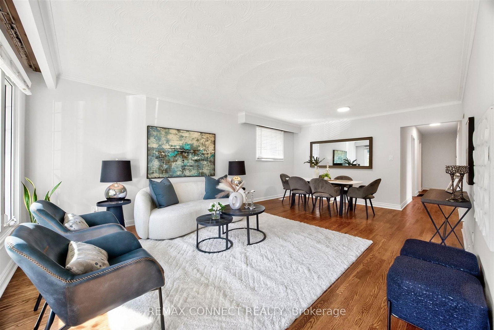 42 Bainhart Crescent • Toronto, ON photo 6