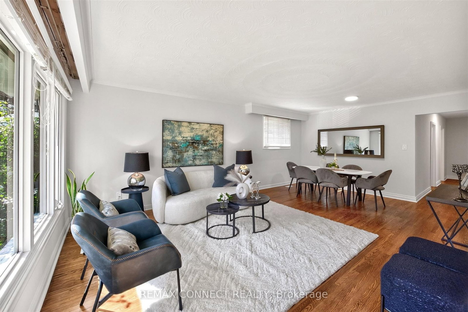 42 Bainhart Crescent • Toronto, ON photo 8
