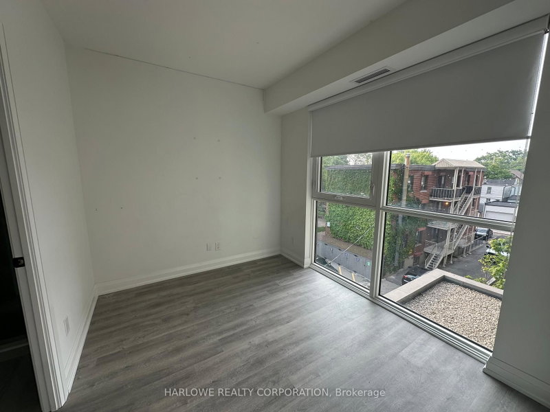 2369 Danforth Ave photo 5