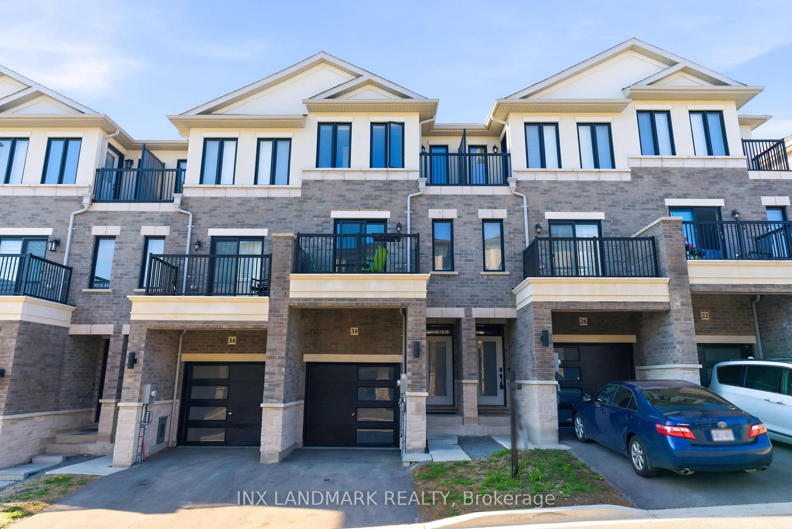 30 Gerry Henry Lane • Clarington, ON photo 3