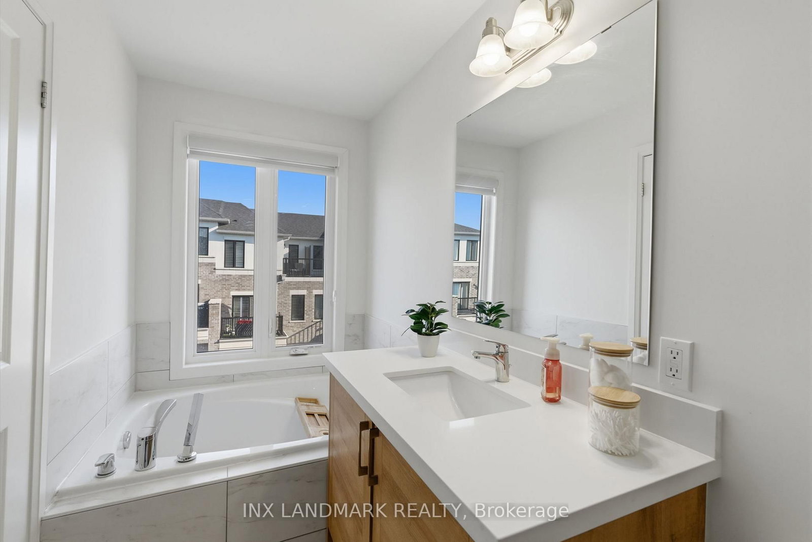 30 Gerry Henry Lane • Clarington, ON photo 30