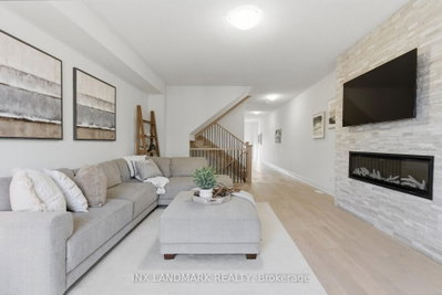 30 Gerry Henry Lane • Clarington, ON photo 6