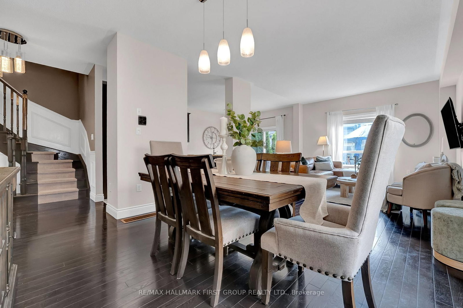 122 Buttonshaw Street • Clarington, ON photo 4