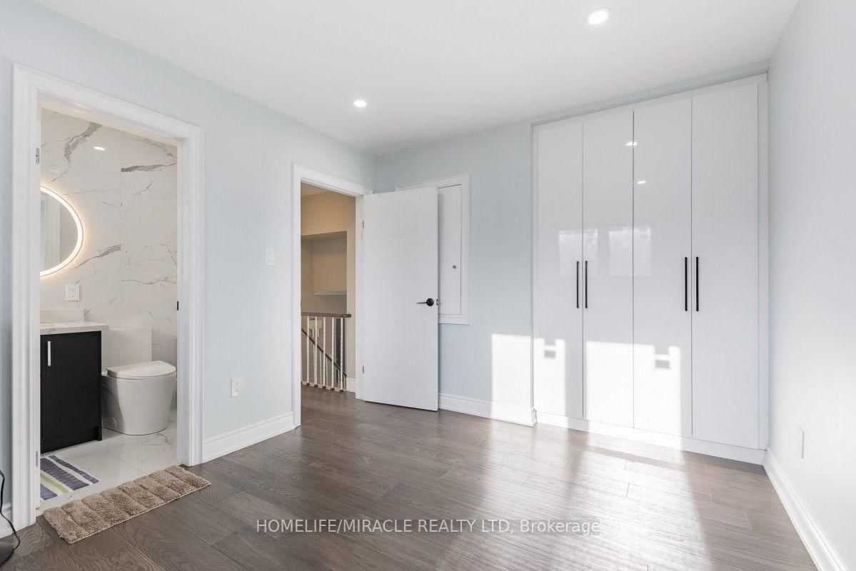 20 Mayhill Crescent • Toronto, ON photo 21