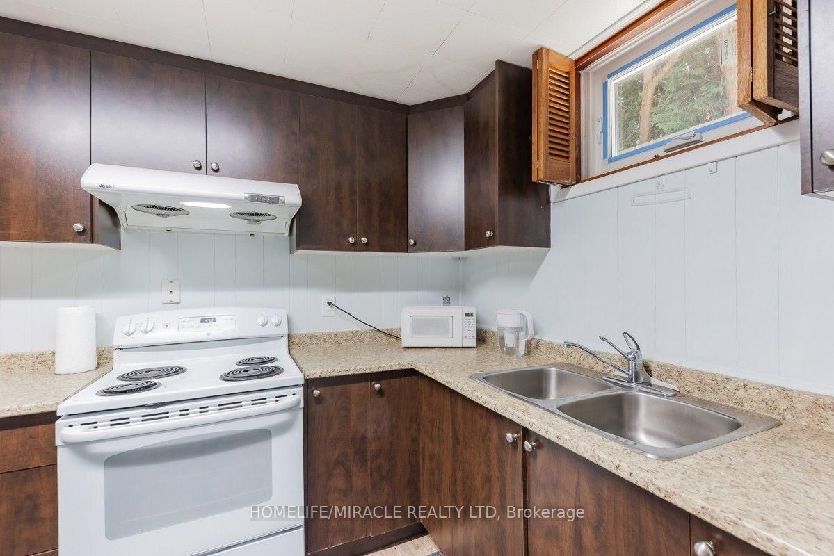 20 Mayhill Crescent • Toronto, ON photo 29