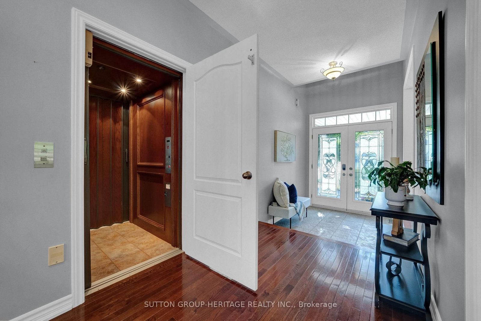 102 Kennett Drive • Whitby, ON photo 4
