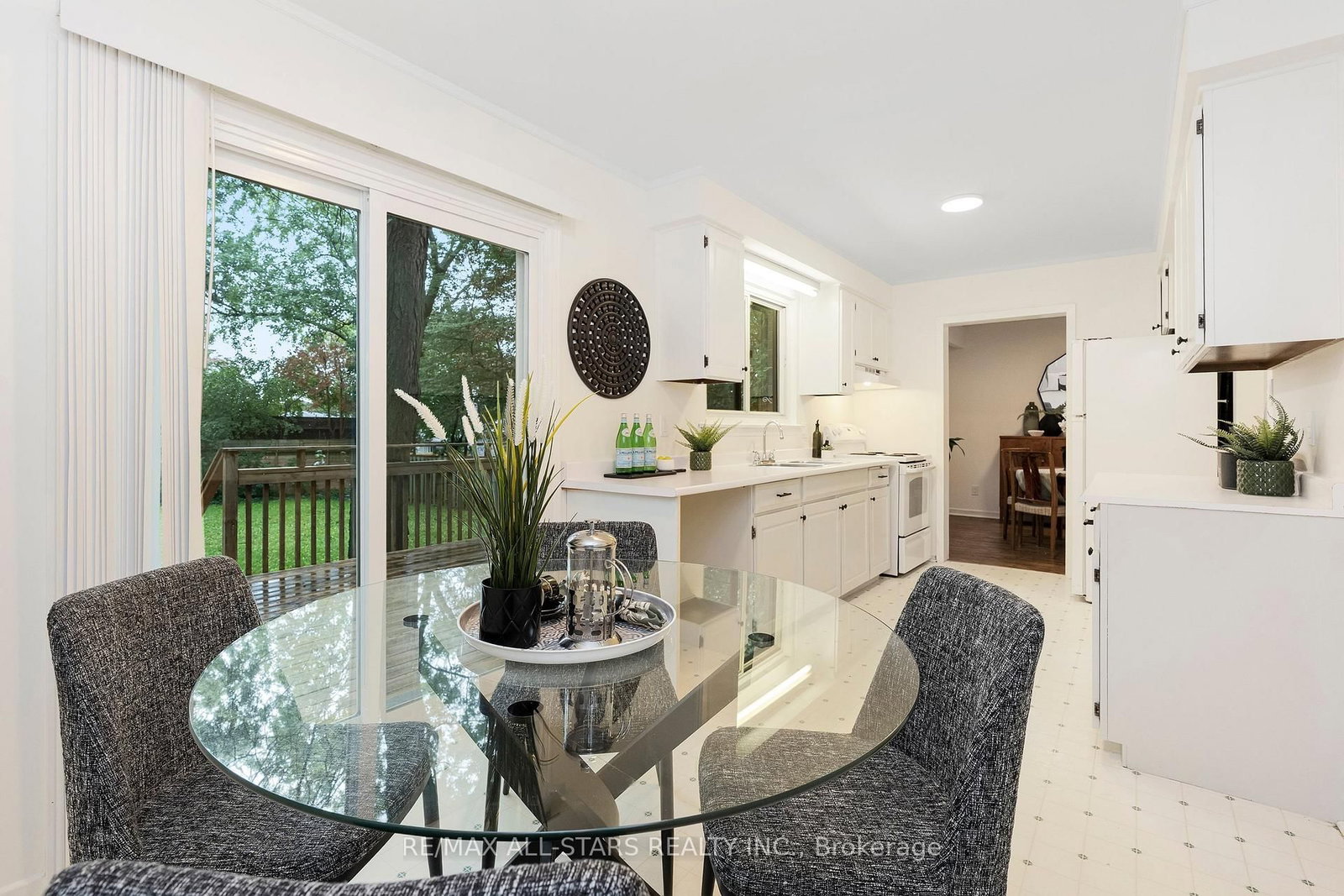 11 Gillbank Crescent • Toronto, ON photo 14