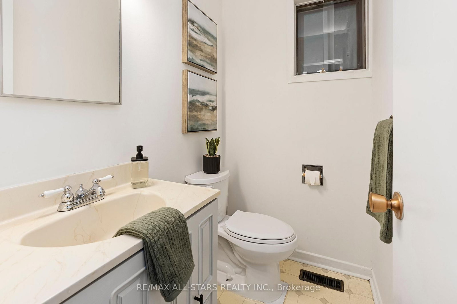 11 Gillbank Crescent • Toronto, ON photo 18