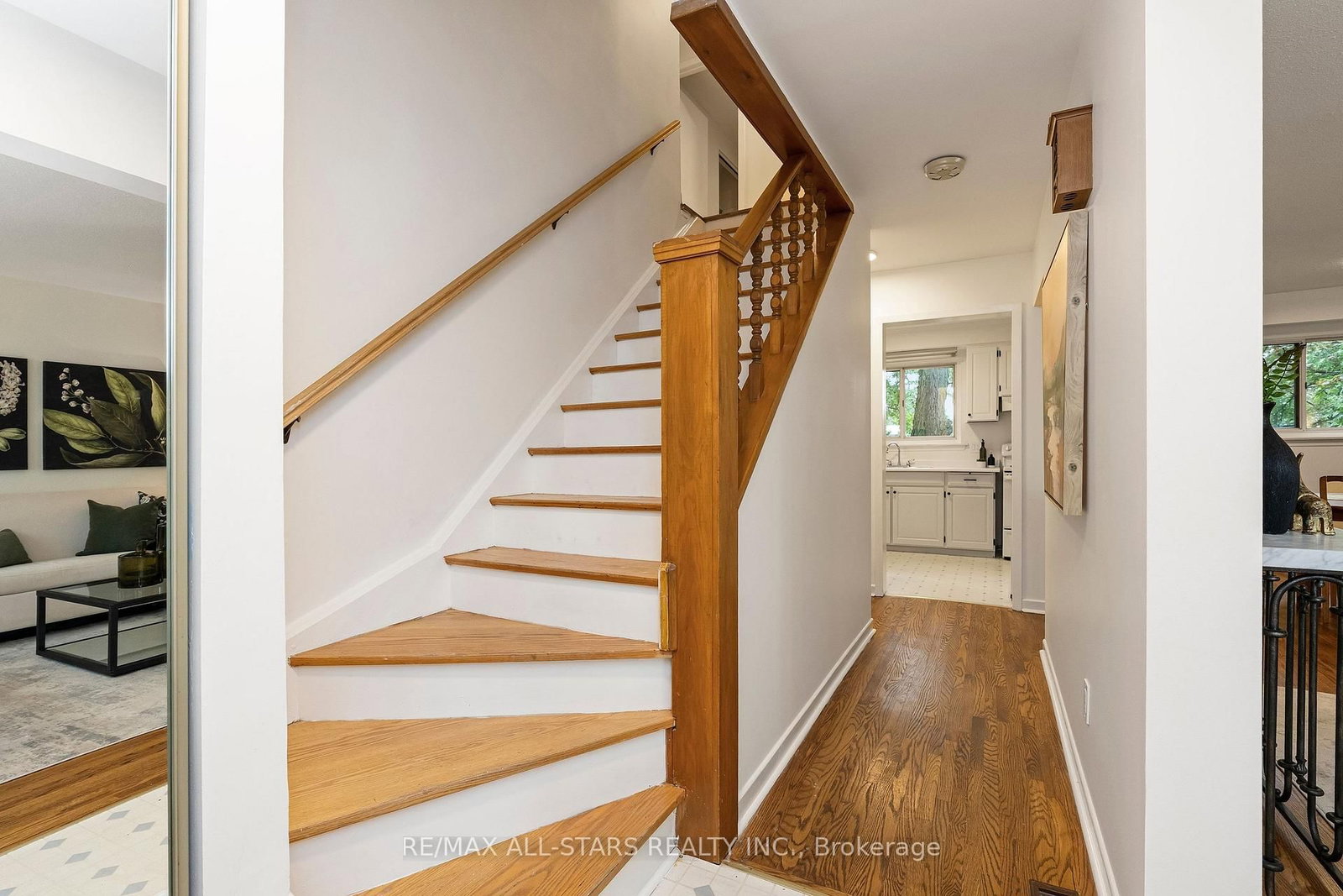 11 Gillbank Crescent • Toronto, ON photo 19
