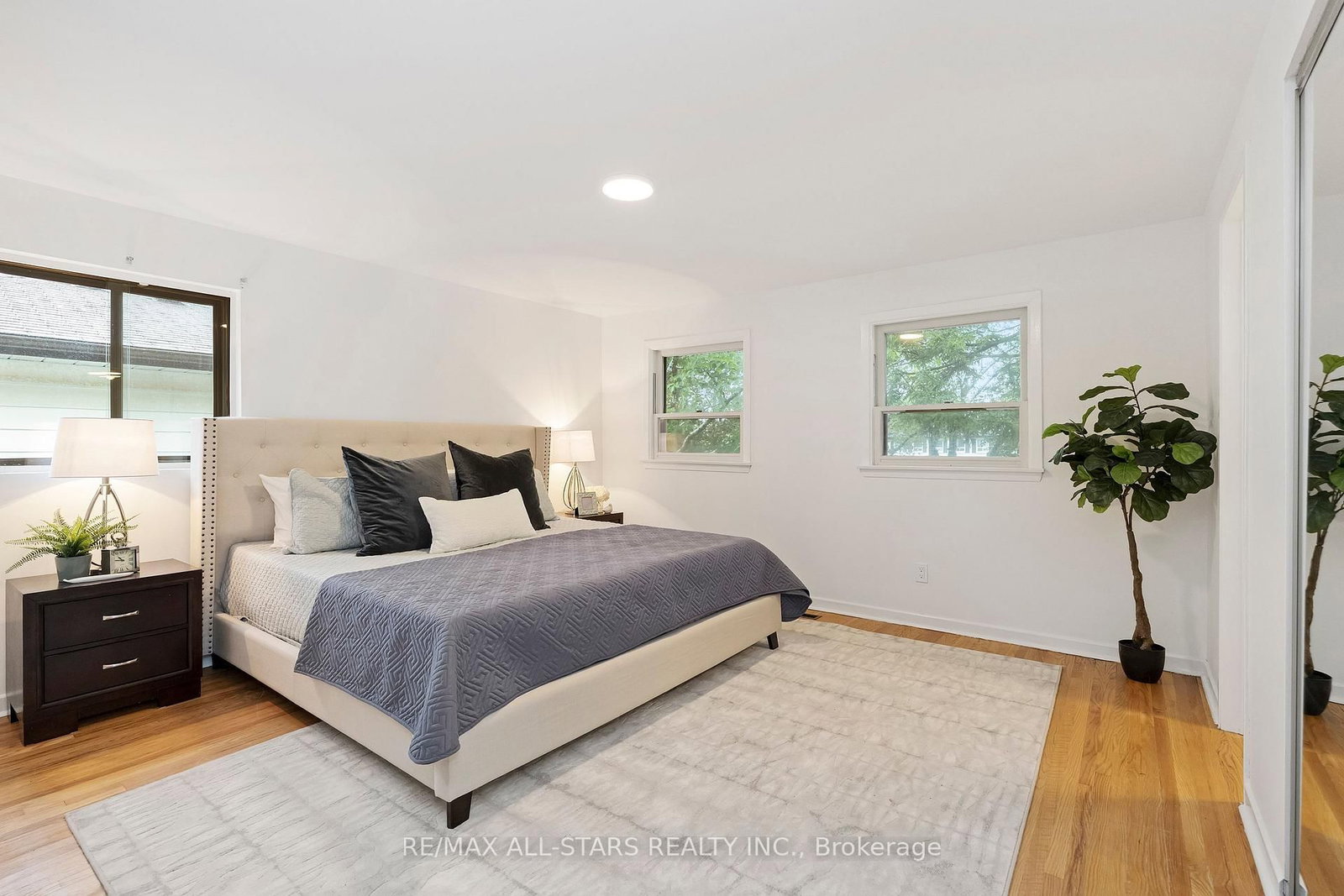 11 Gillbank Crescent • Toronto, ON photo 20
