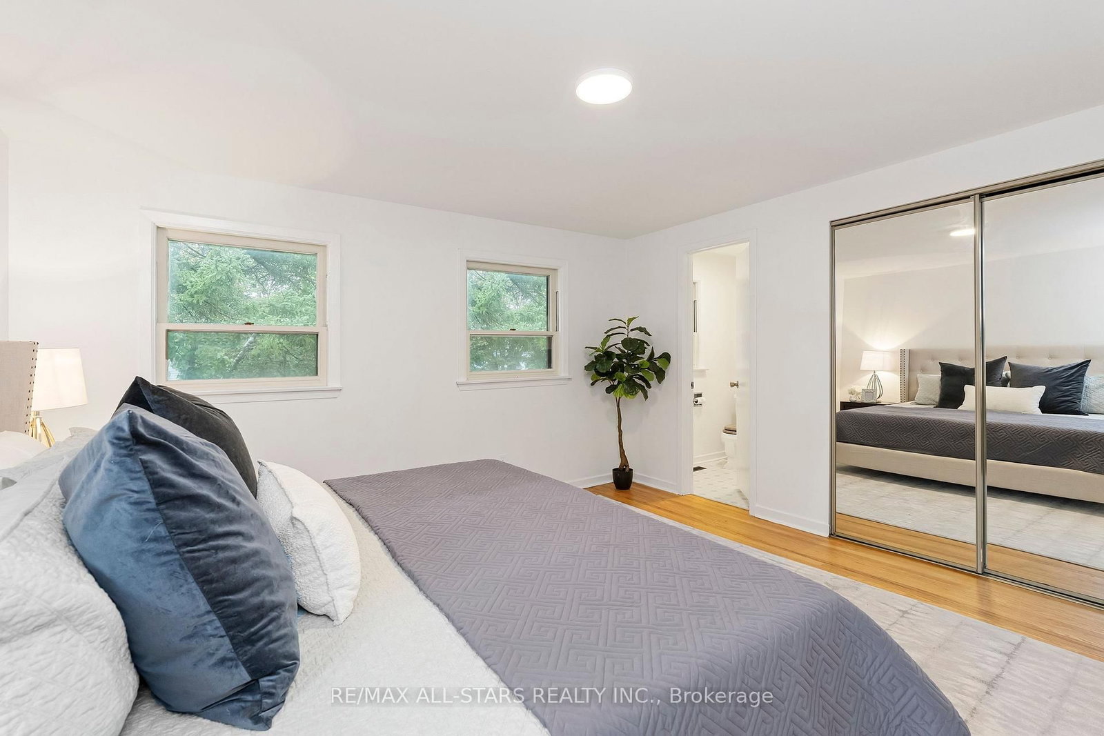 11 Gillbank Crescent • Toronto, ON photo 23