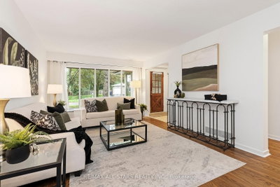 11 Gillbank Crescent • Toronto, ON photo 5