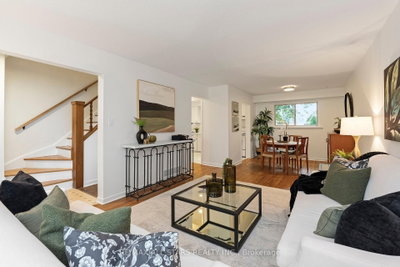 11 Gillbank Crescent • Toronto, ON photo 6