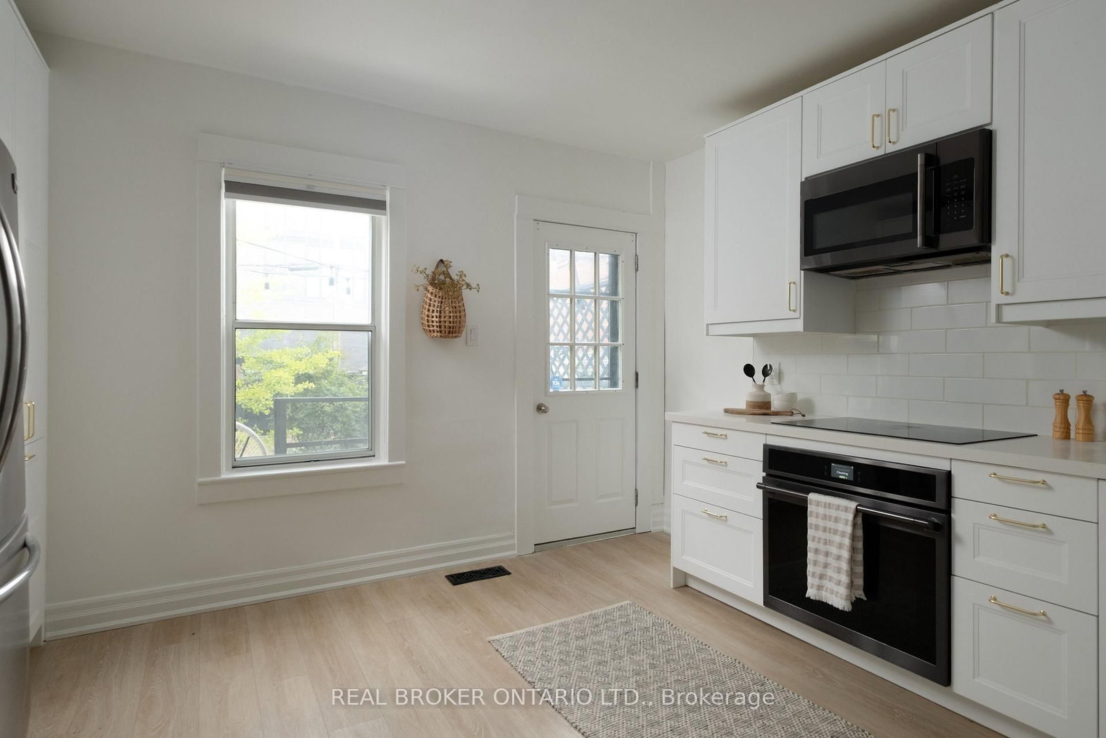 22 Stephenson Avenue • Toronto, ON photo 8