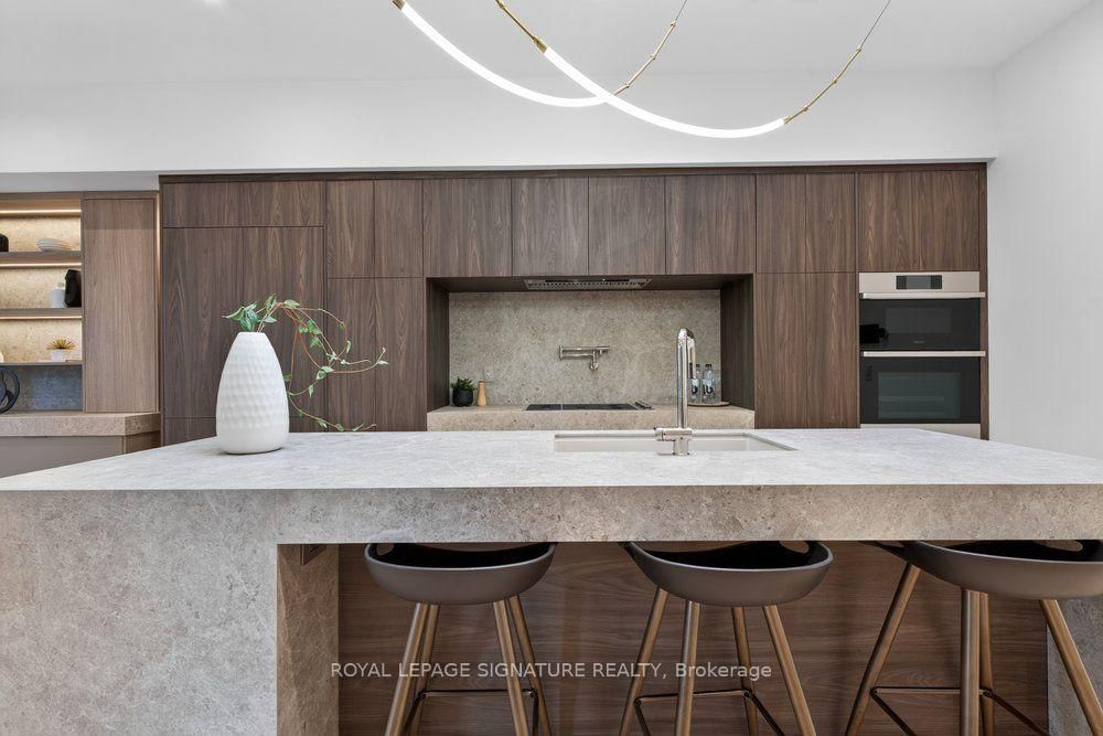 34 Northview Avenue • Toronto, ON photo 10