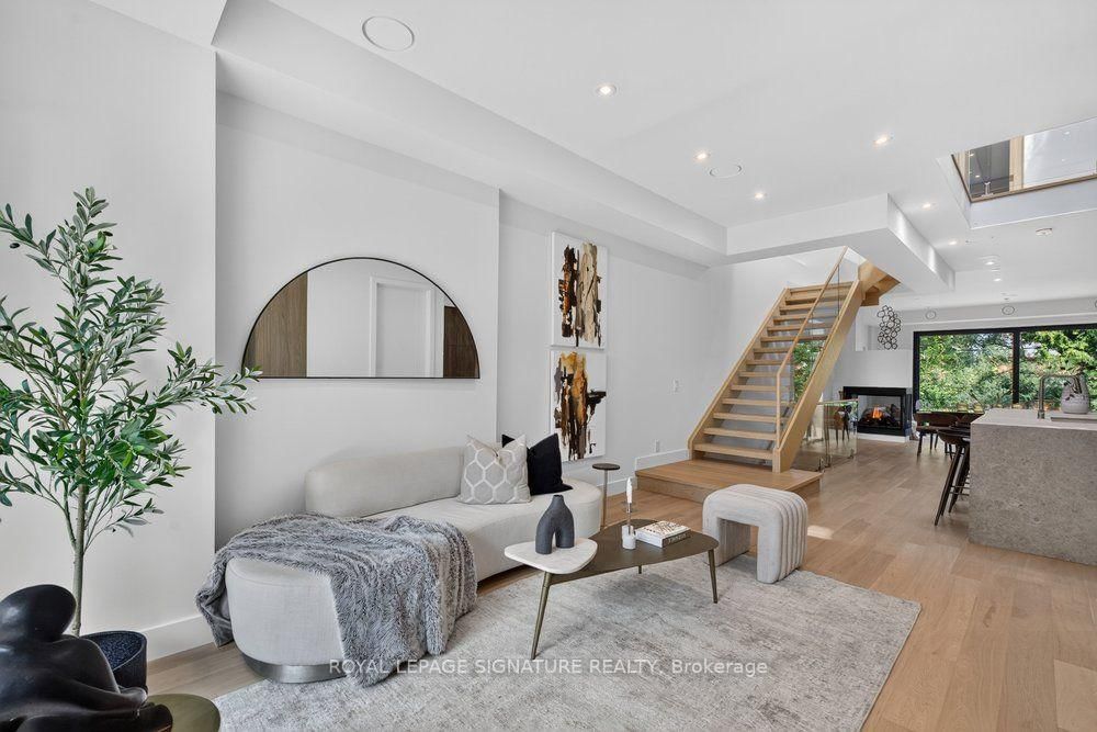 34 Northview Avenue • Toronto, ON photo 7