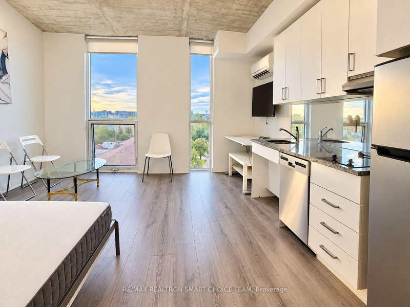721 - 1900 Simcoe Street N