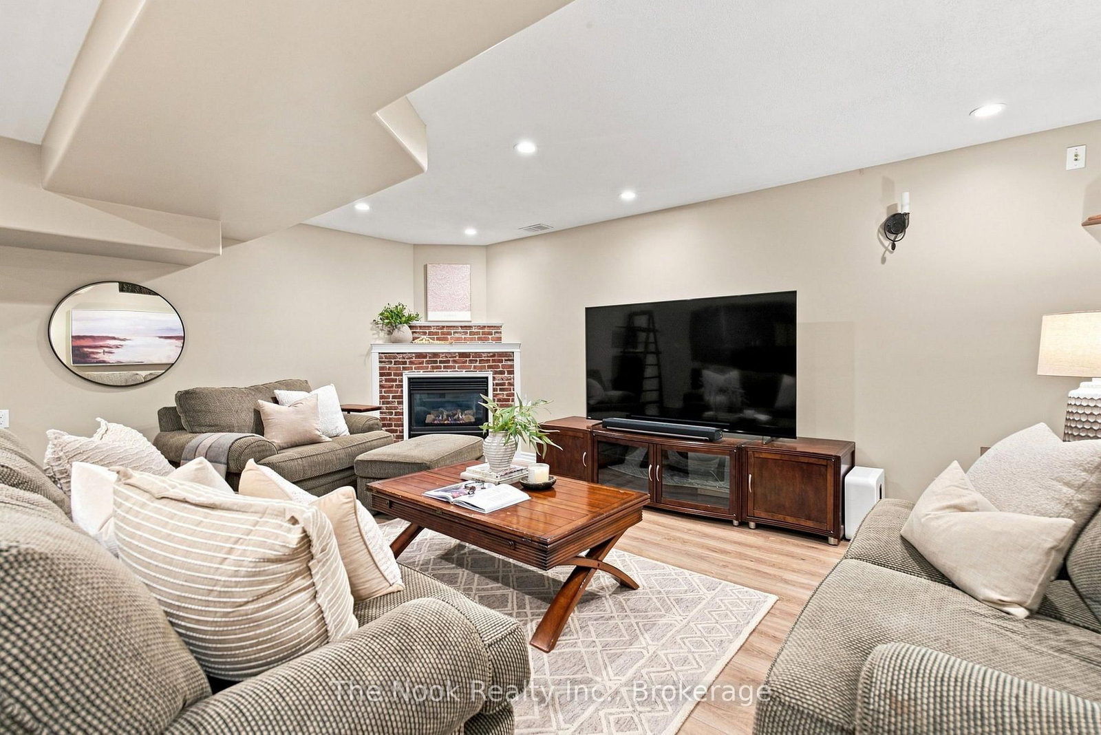 412 Meadow Street • Oshawa, ON photo 35