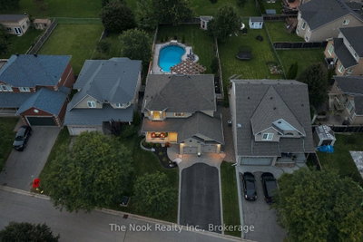 412 Meadow Street • Oshawa, ON photo 4