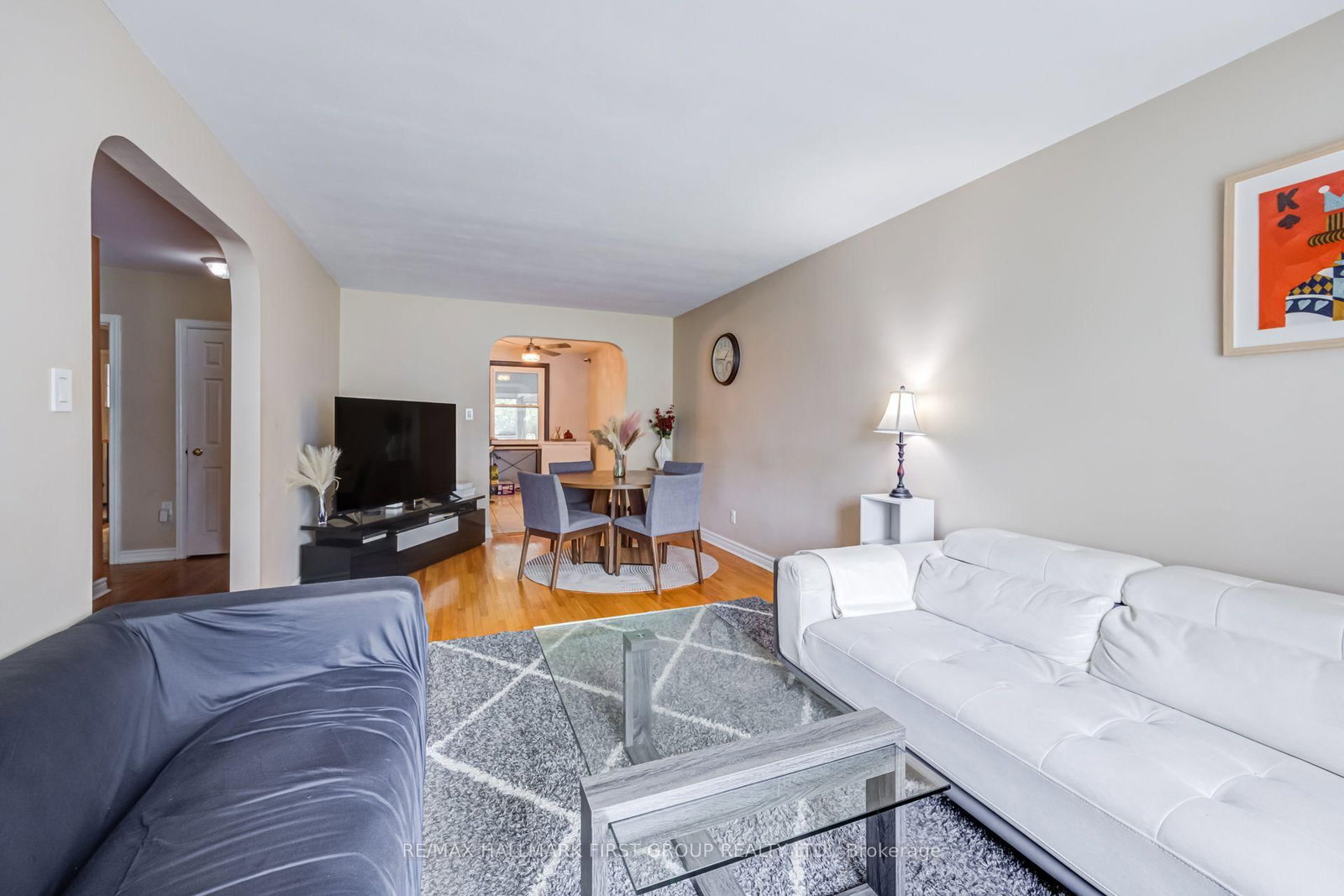 180 Sherwood Avenue • Oshawa, ON photo 4