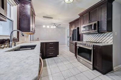 180 Sherwood Avenue • Oshawa, ON photo 8