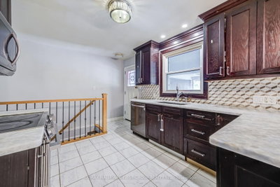 180 Sherwood Avenue • Oshawa, ON photo 9
