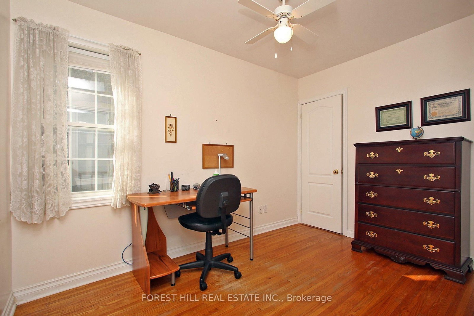 383 Scarborough Road • Toronto, ON photo 17