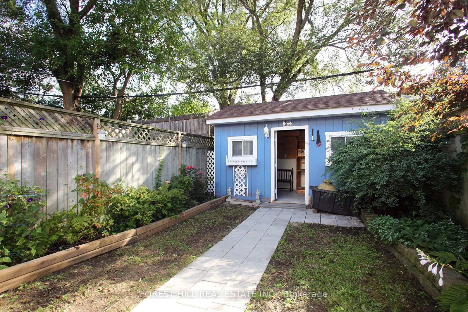 383 Scarborough Road • Toronto, ON photo 27