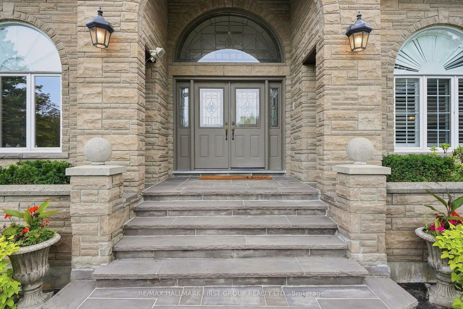 48 Buggey Lane • Ajax, ON photo 4