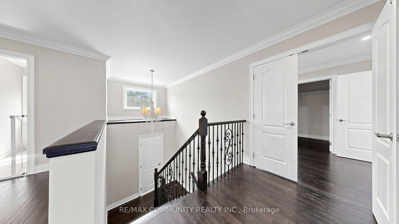 118 Harewood Avenue • Toronto, ON photo 20