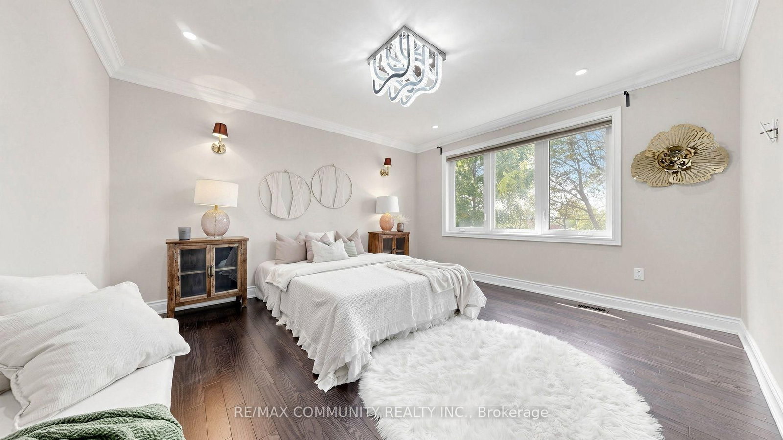 118 Harewood Avenue • Toronto, ON photo 21