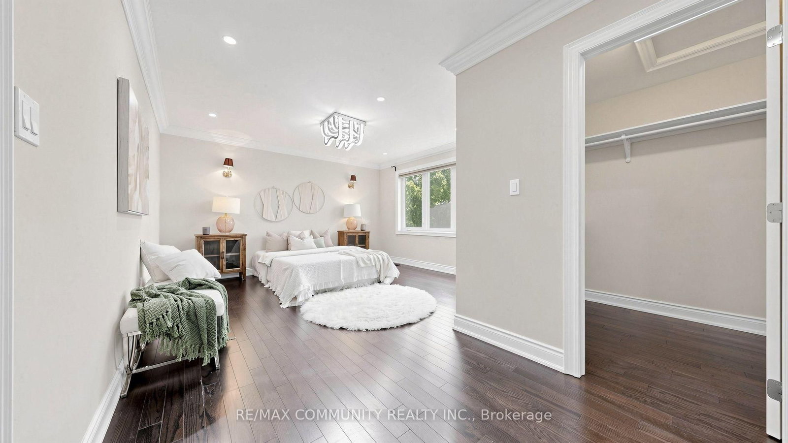 118 Harewood Avenue • Toronto, ON photo 24