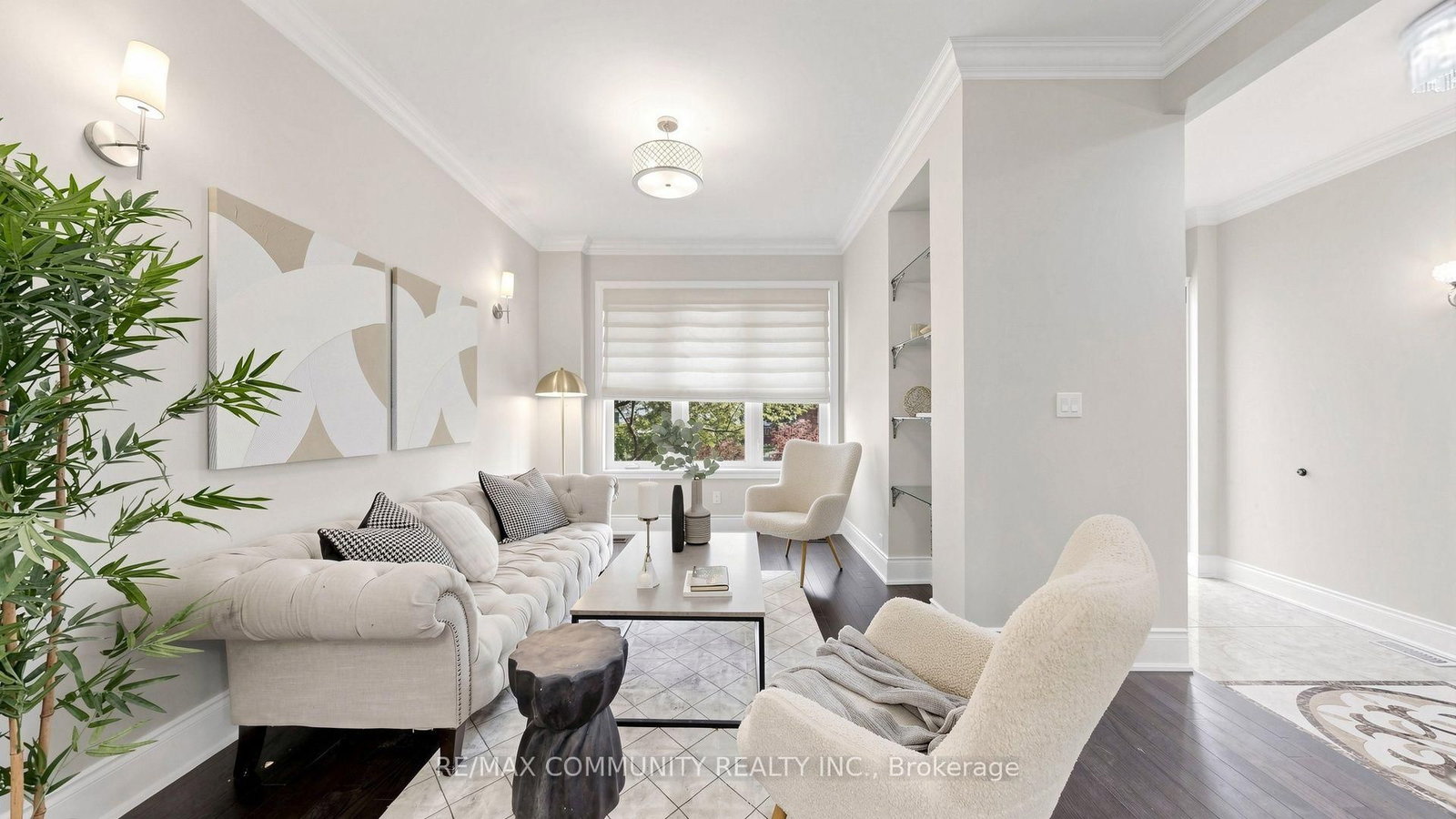 118 Harewood Avenue • Toronto, ON photo 3