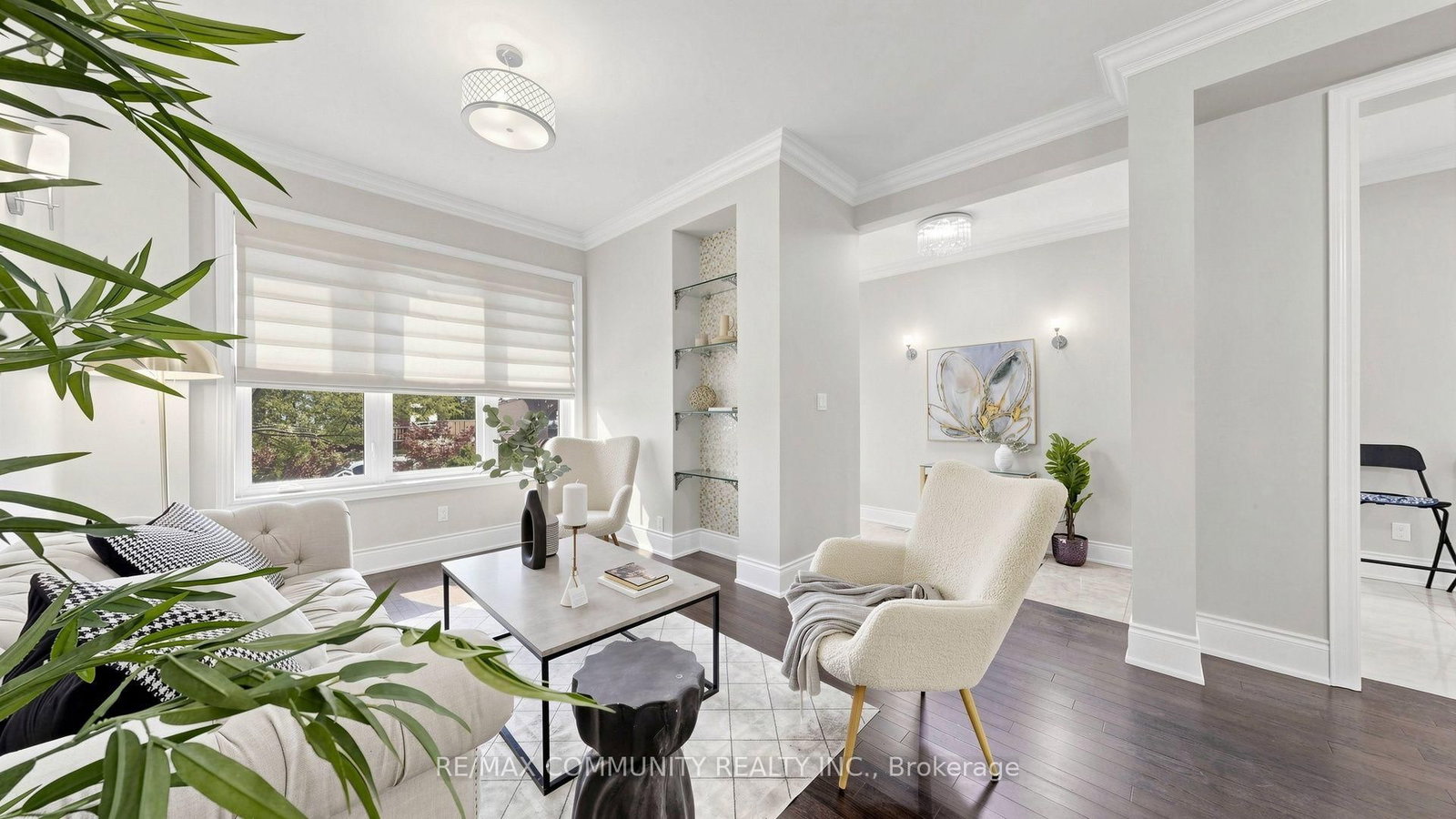 118 Harewood Avenue • Toronto, ON photo 4