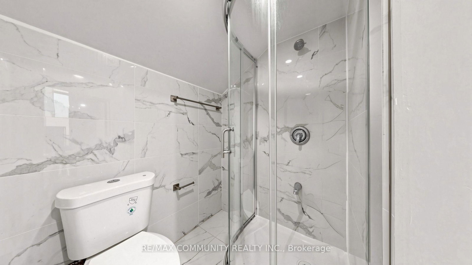 118 Harewood Avenue • Toronto, ON photo 42