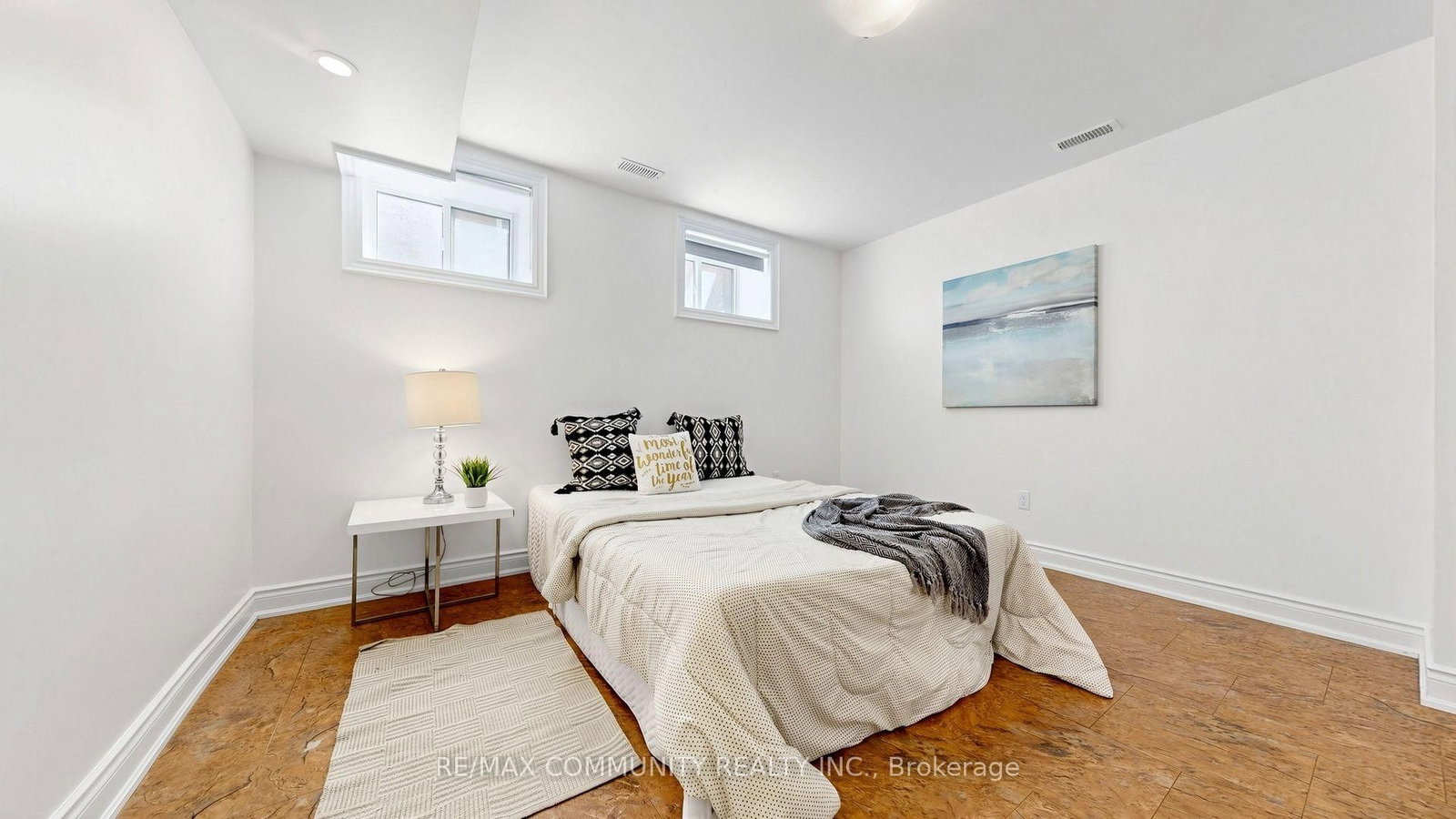 118 Harewood Avenue • Toronto, ON photo 43