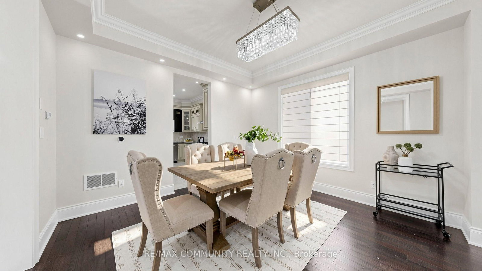 118 Harewood Avenue • Toronto, ON photo 6