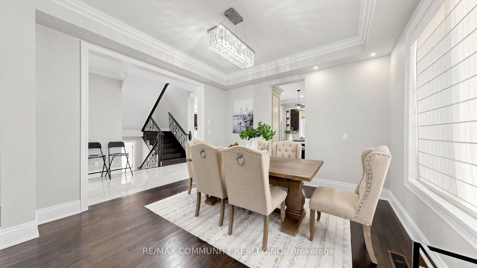 118 Harewood Avenue • Toronto, ON photo 8