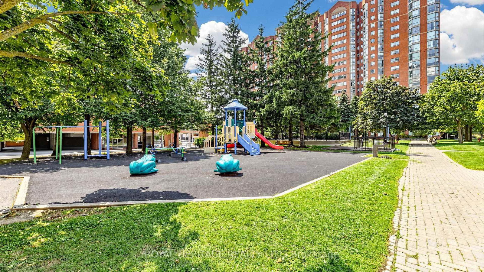 2472 Eglinton Avenue E • #Th 19 • Toronto, ON photo 47