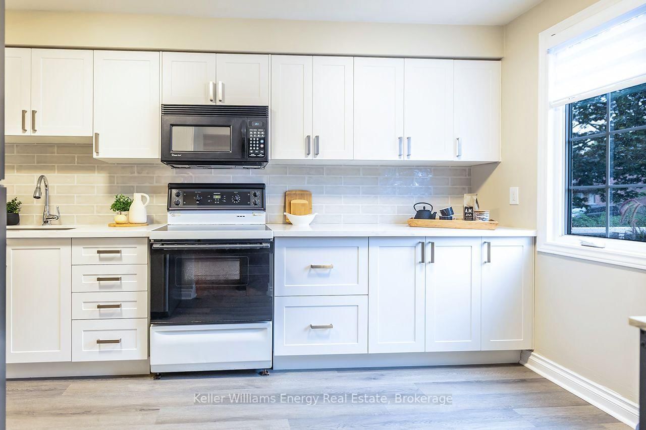 340 Pompano Court • Oshawa, ON photo 12