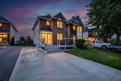340 Pompano Court • Oshawa, ON photo 2