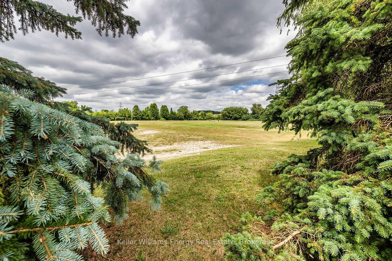 340 Pompano Court • Oshawa, ON photo 45