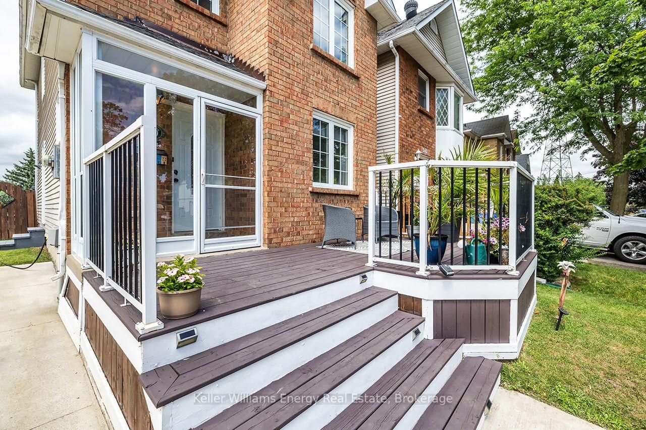 340 Pompano Court • Oshawa, ON photo 5