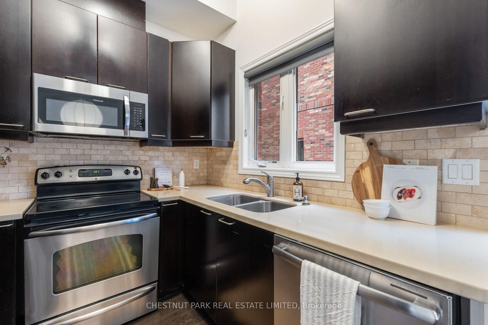 1437 Queen Street E • Toronto, ON photo 11