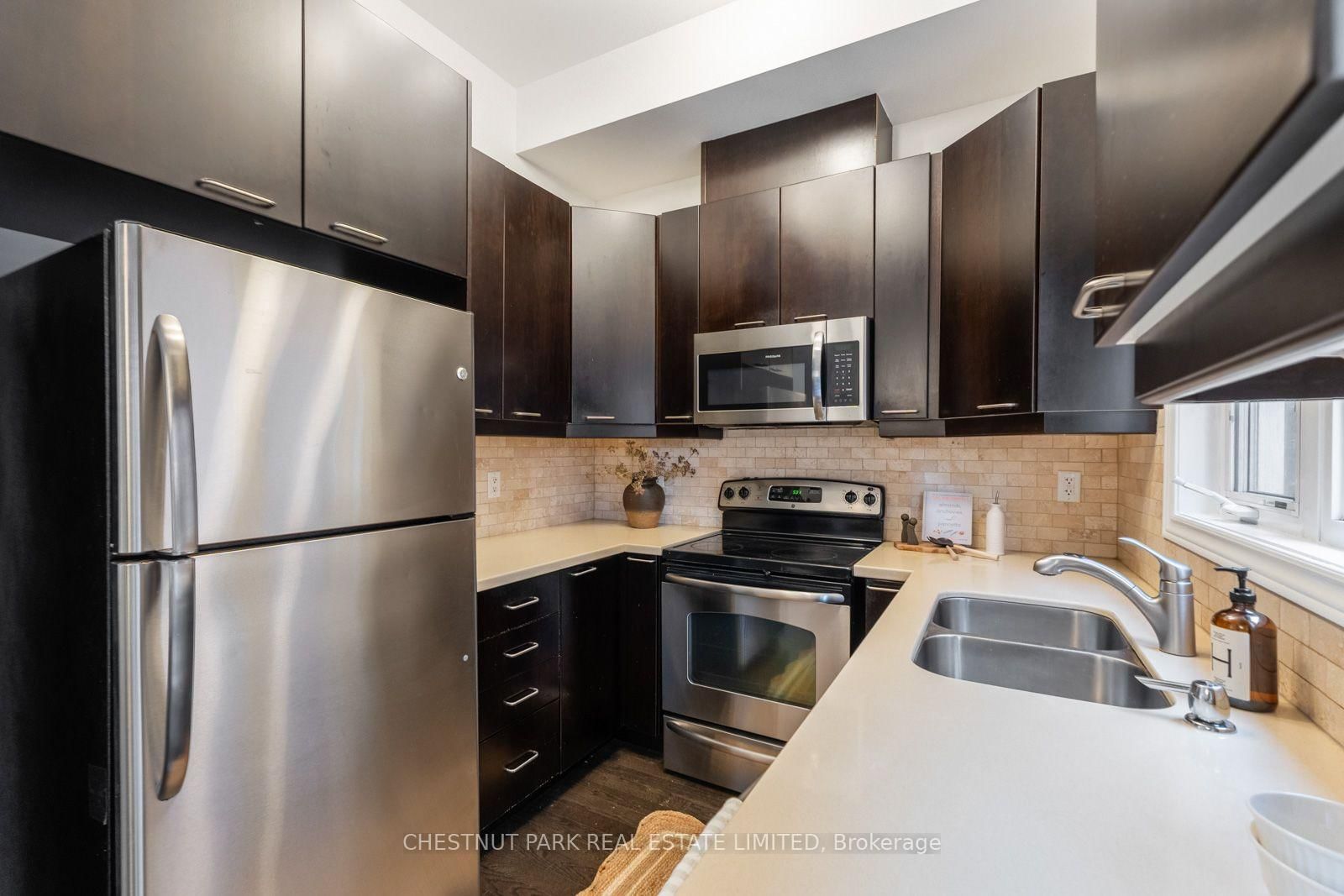 1437 Queen Street E • Toronto, ON photo 12